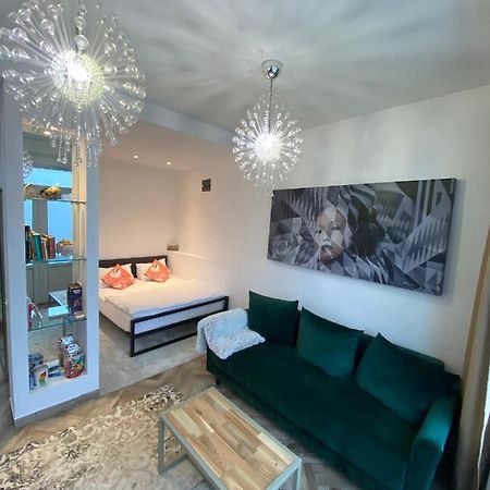 Garden Apartament Petrila Ngoại thất bức ảnh