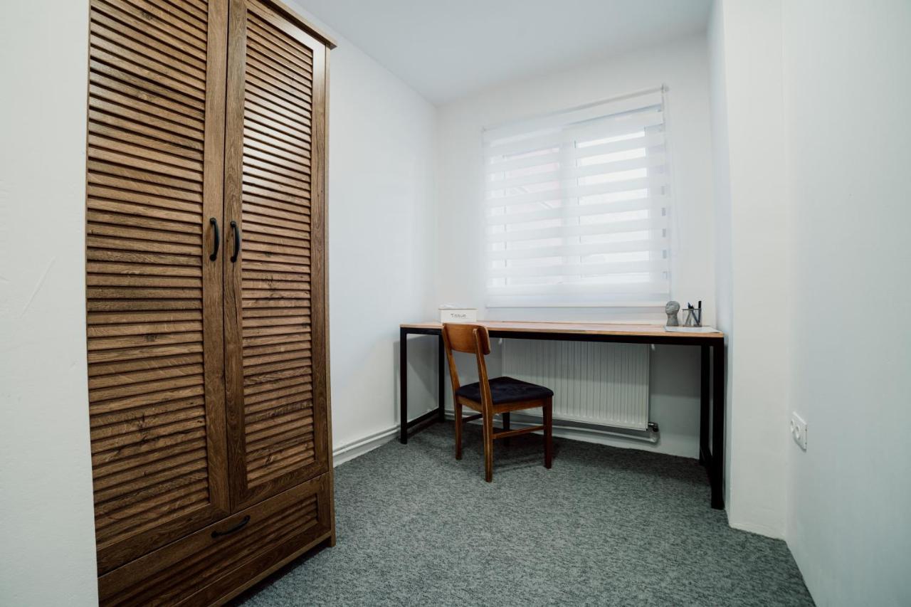 Garden Apartament Petrila Ngoại thất bức ảnh