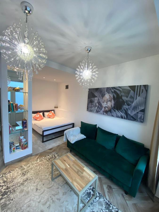Garden Apartament Petrila Ngoại thất bức ảnh